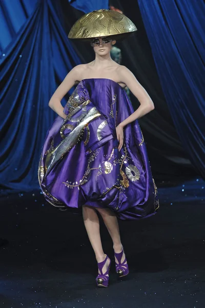 Look 32